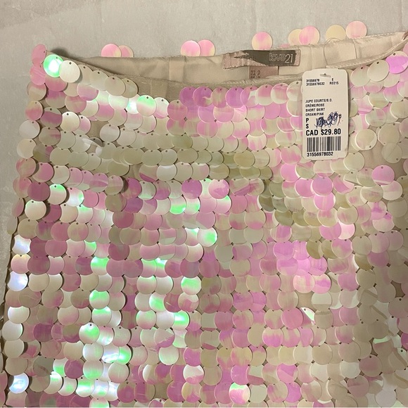 Sequin Mini Skirt with Zipper fully lined, New with Tag. Small - Picture 2 of 10